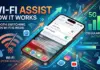 แก้แบต iPhone หมดเร็ว: เจาะลึกฟีเจอร์ Wi-Fi Assist ปิดแล้วช่วยประหยัดพลังงานได้จริงหรือไม่? ภาพนี้สำหรับปัญหา แก้แบต iPhone หมดเร็ว แสดงให้เห็นคุณสมบัติ Wi-Fi Assist บนหน้าจอ iPhone โดยสาธิตวิธีการที่อุปกรณ์สลับจากสัญญาณ Wi-Fi ที่อ่อนไปยังเครือข่าย 5G ที่แรงโดยอัตโนมัติ พื้นหลังประกอบด้วยกราฟิกเทคโนโลยีสีสันสดใส รวมถึงลูกศรเรืองแสง เสาเชื่อมต่อ และไอคอนแอป ซึ่งเน้นการเชื่อมต่อข้อมูลมือถือที่ราบรื่นและการเพิ่มประสิทธิภาพแบตเตอรี่